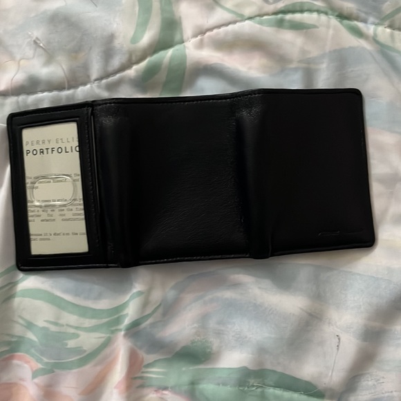 Perry Ellis - Picture 2 of 3